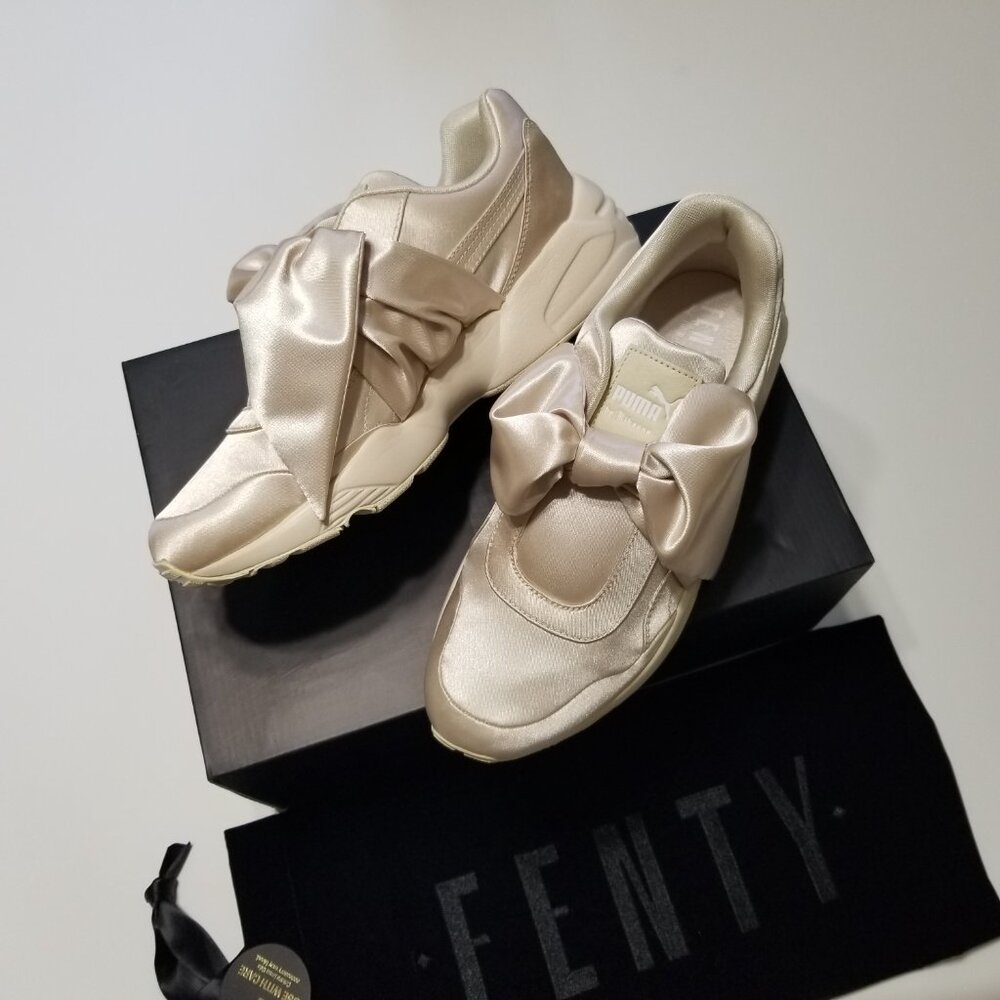 🎀 NIB PUMA x Fenty Rihanna‎ Satin Bow Sneakers - Pink Tint Size 8.5 🎀